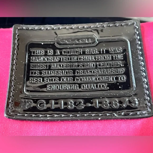 Authentic Coach Black Quilted Slim Poppy Liquid Gloss Bag Purse Tote - EUC - Picture 9 of 11